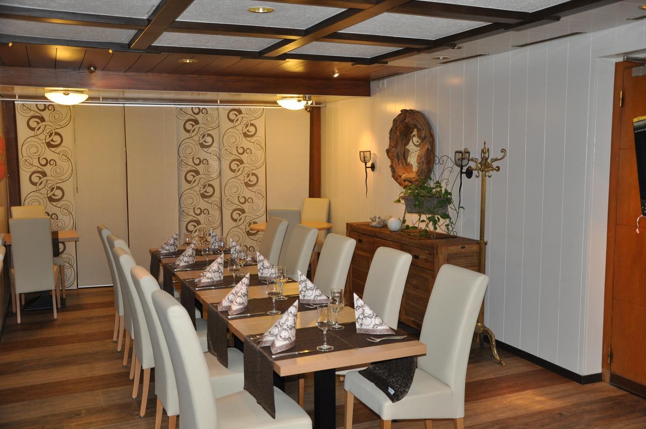 Hotel Loewen Mellingen Eksteriør billede
